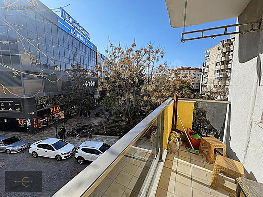 8 HAVUZU MANZARALI 3 CEPHELİ OFİS OLMAYA MÜSAİT ARADIĞINIZ DAİRE