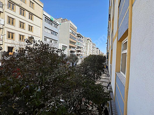 8 HAVUZU MANZARALI 3 CEPHELİ OFİS OLMAYA MÜSAİT ARADIĞINIZ DAİRE