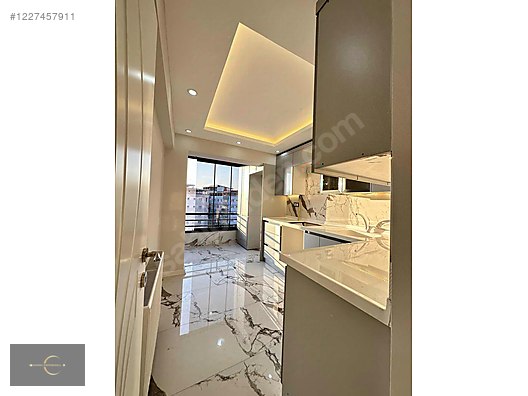 MANİSA YARHASANLAR MAH ÖNÜ AÇIK FULLÜX ASANSÖRLÜ 3+1 ARAKAT