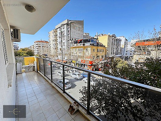 8 HAVUZU MANZARALI 3 CEPHELİ OFİS OLMAYA MÜSAİT ARADIĞINIZ DAİRE